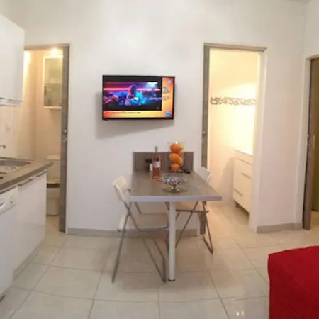 Le Clos Fleuri ★ N°10 Reverie Apartment *